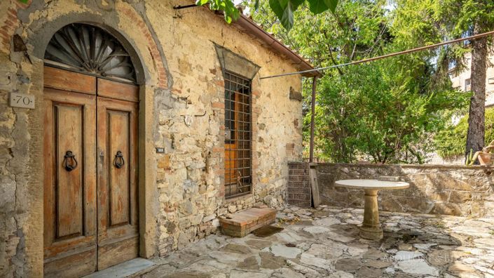 Image No.24-32 Bed Vineyard for sale