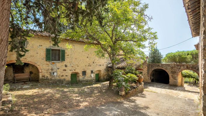 Image No.25-32 Bed Vineyard for sale