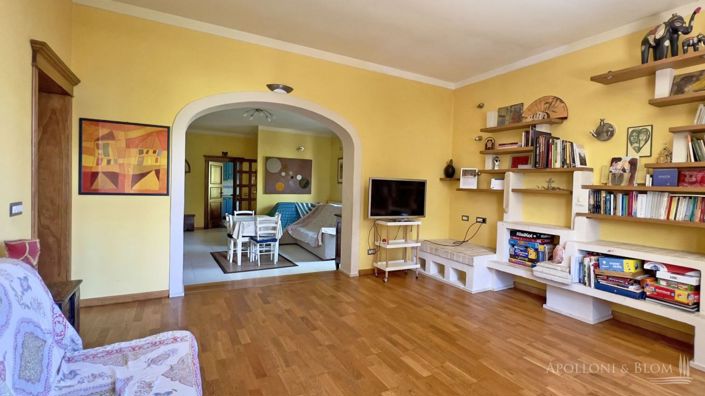 Image No.18-4 Bed Country House for sale