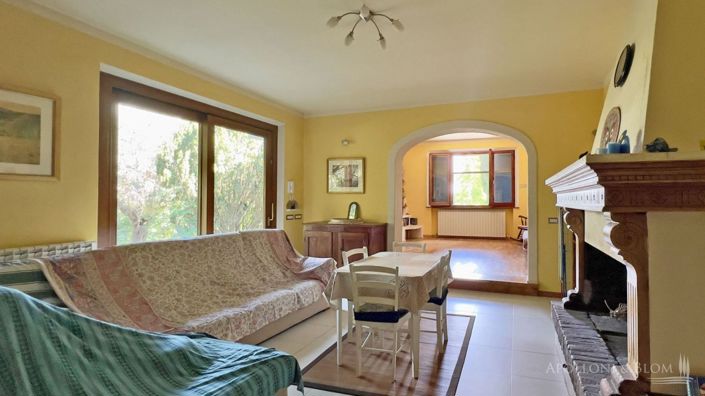 Image No.22-4 Bed Country House for sale