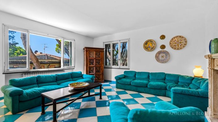 Image No.13-8 Bed Apartment for sale