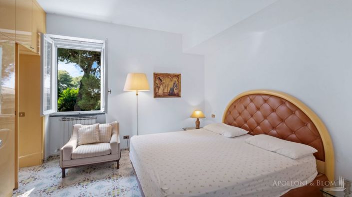 Image No.16-8 Bed Apartment for sale