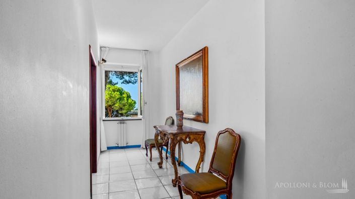 Image No.19-8 Bed Apartment for sale