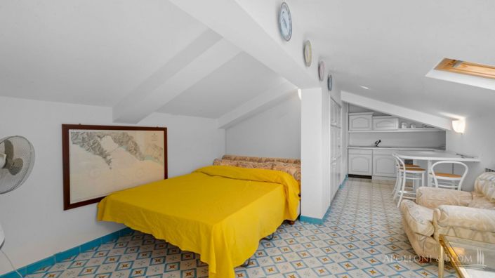 Image No.28-8 Bed Apartment for sale