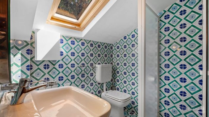 Image No.29-8 Bed Apartment for sale