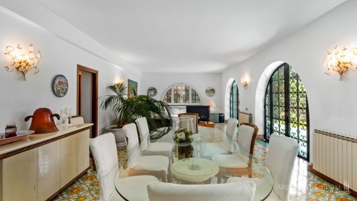 Image No.4-8 Bed Apartment for sale