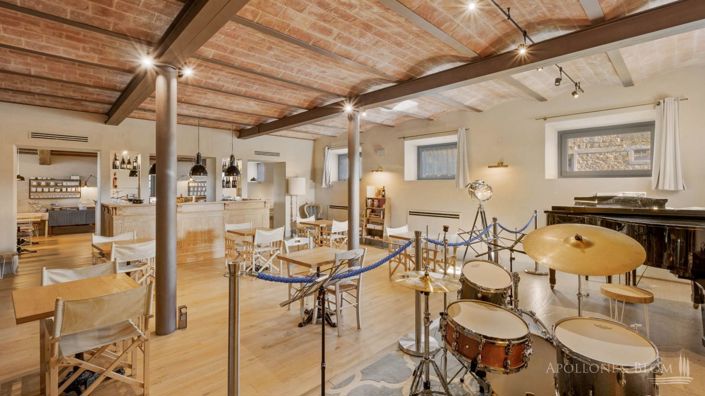 Image No.10-9 Bed Apartment for sale