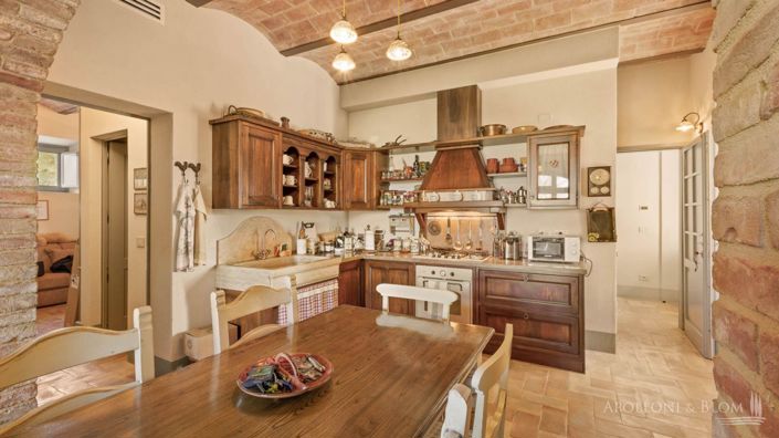 Image No.14-9 Bed Apartment for sale