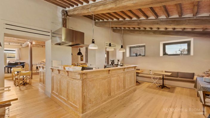 Image No.4-9 Bed Apartment for sale