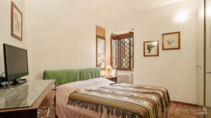 Image No.19-8 Bed Apartment for sale