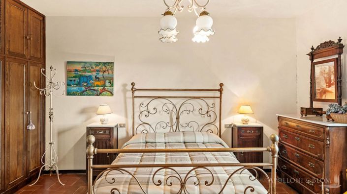 Image No.21-8 Bed Apartment for sale