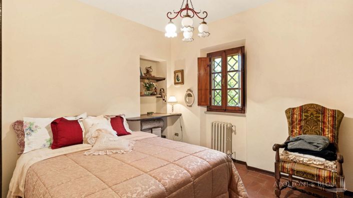 Image No.26-8 Bed Apartment for sale