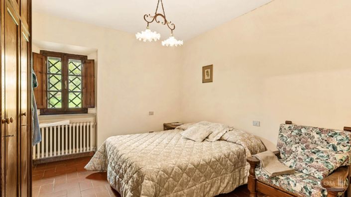 Image No.27-8 Bed Apartment for sale