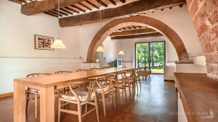 Image No.4-6 Bed Vineyard for sale