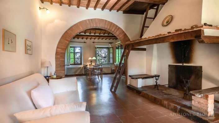 Image No.7-6 Bed Vineyard for sale