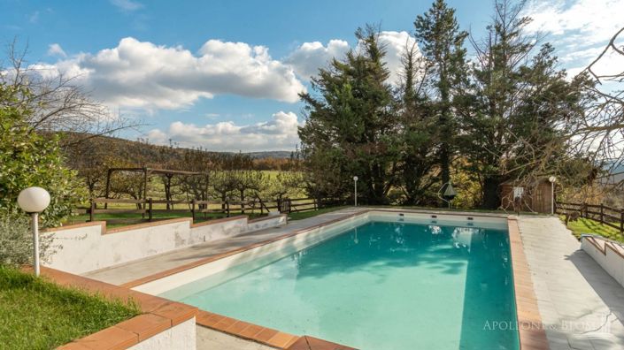 Image No.8-15 Bed Apartment for sale