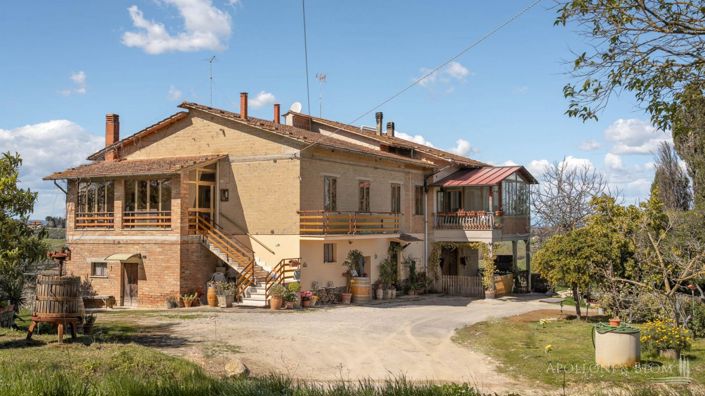 Image No.26-4 Bed Vineyard for sale