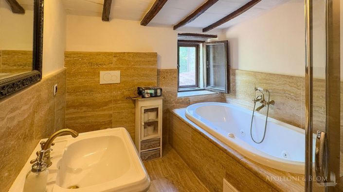 Image No.14-6 Bed Apartment for sale