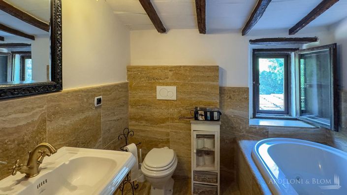 Image No.18-6 Bed Apartment for sale