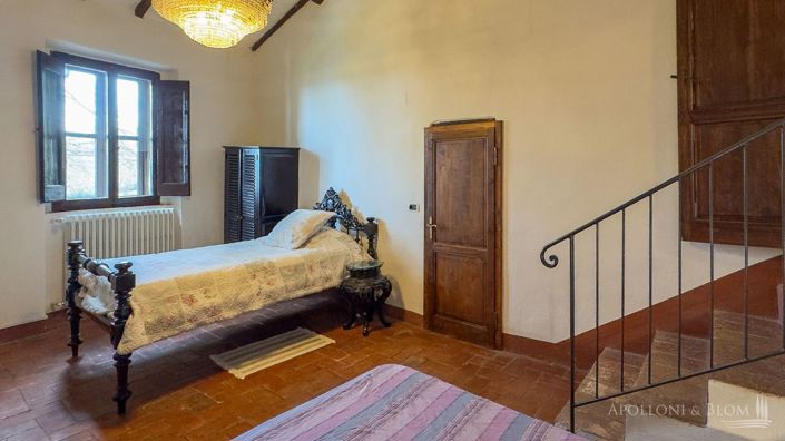 Image No.20-6 Bed Apartment for sale