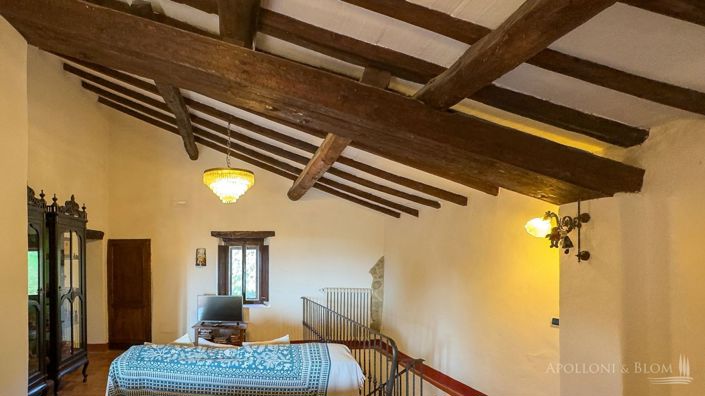 Image No.24-6 Bed Apartment for sale