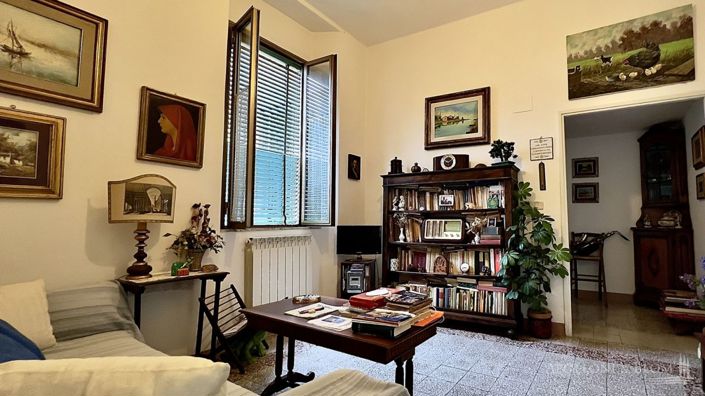 Image No.21-2 Bed Apartment for sale