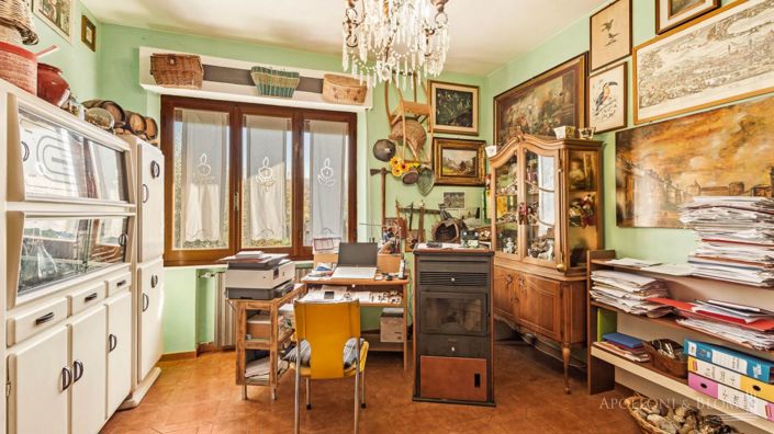 Image No.11-6 Bed Country House for sale