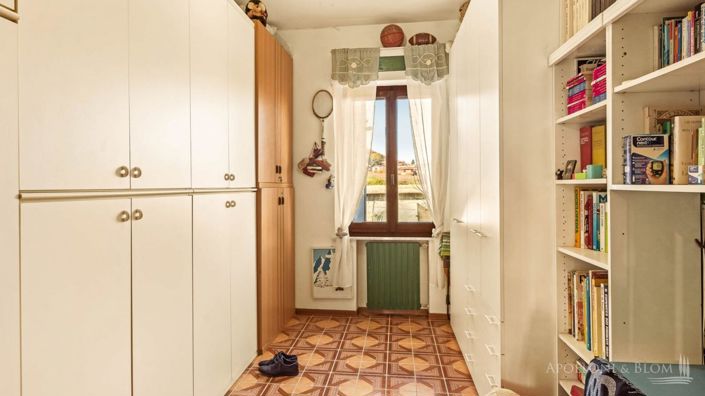 Image No.14-6 Bed Country House for sale