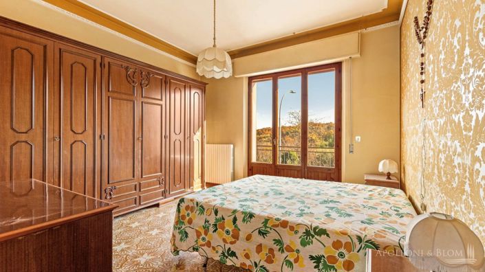 Image No.17-6 Bed Country House for sale