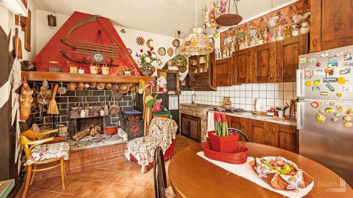 Image No.2-6 Bed Country House for sale