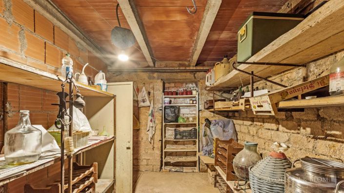 Image No.23-6 Bed Country House for sale