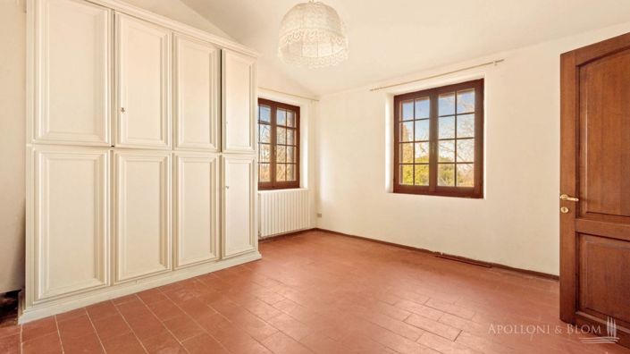 Image No.10-4 Bed Apartment for sale