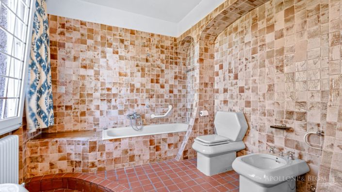 Image No.20-5 Bed Apartment for sale