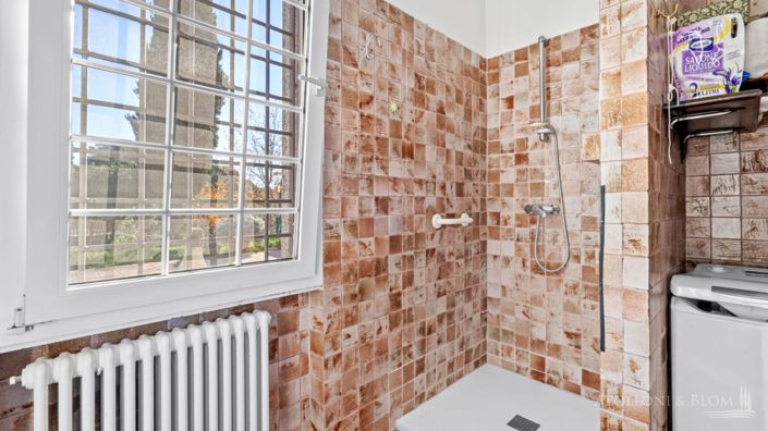 Image No.23-5 Bed Apartment for sale