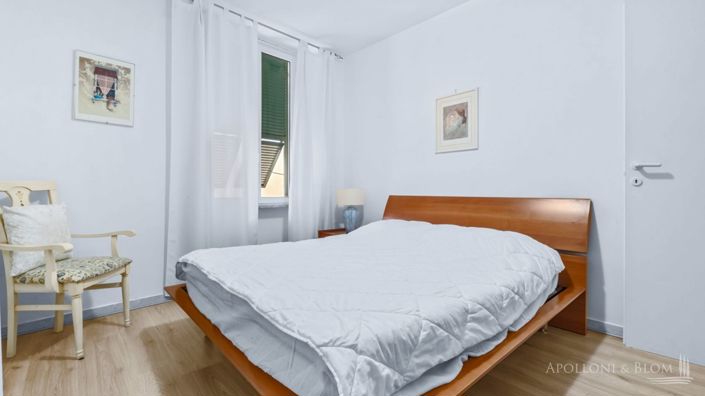 Image No.11-6 Bed Country House for sale