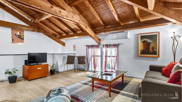 Image No.2-6 Bed Country House for sale