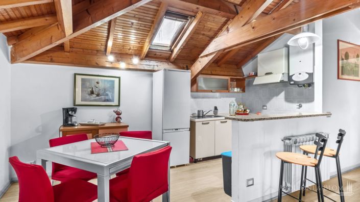 Image No.3-6 Bed Country House for sale