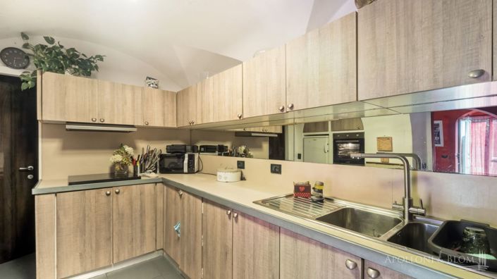 Image No.14-6 Bed Apartment for sale