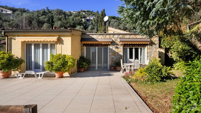 Image No.24-6 Bed Apartment for sale