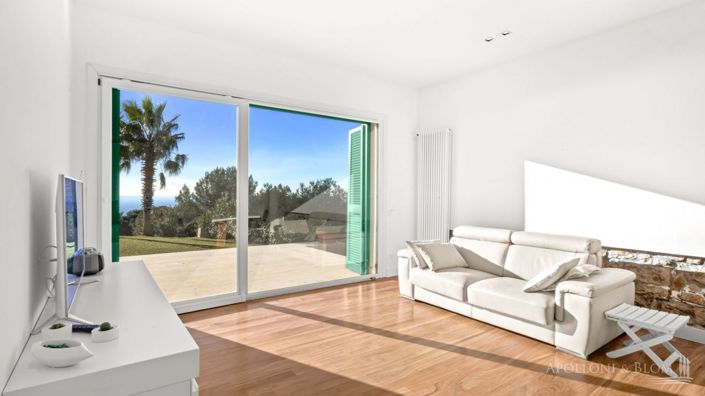 Image No.16-8 Bed Apartment for sale