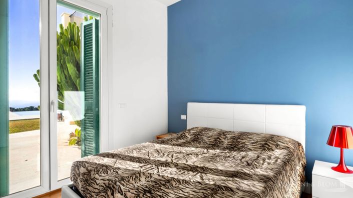 Image No.23-8 Bed Apartment for sale