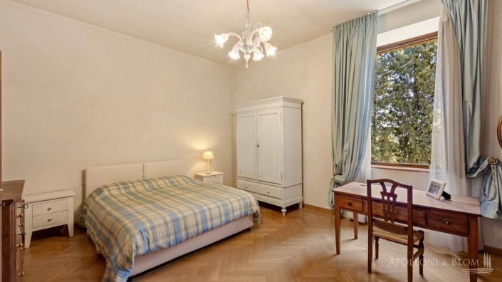 Image No.15-25 Bed Vineyard for sale