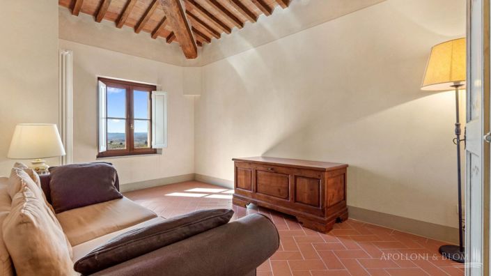 Image No.26-25 Bed Vineyard for sale