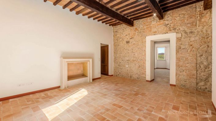 Image No.1-5 Bed Apartment for sale