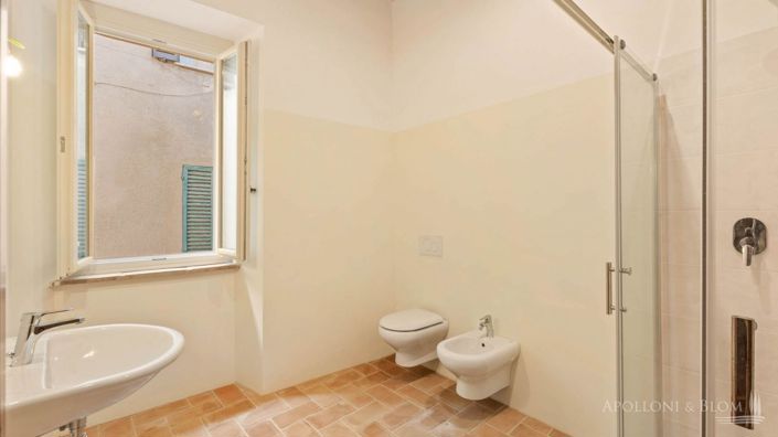 Image No.15-5 Bed Apartment for sale