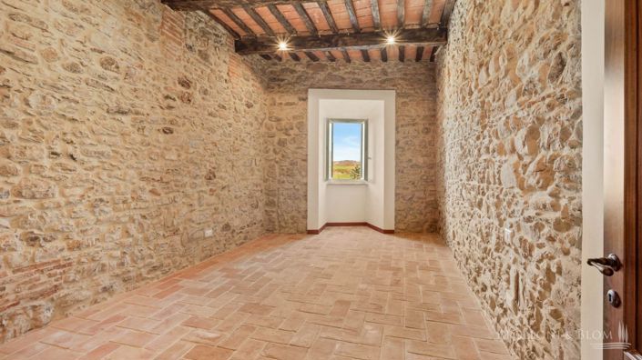 Image No.16-5 Bed Apartment for sale