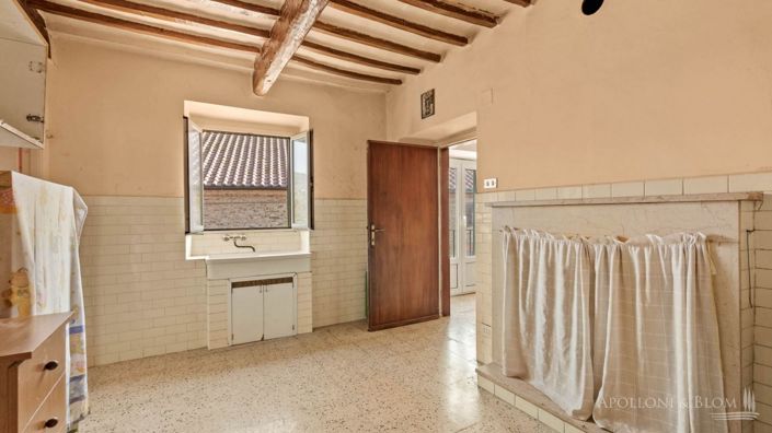 Image No.20-5 Bed Apartment for sale