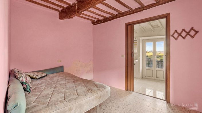 Image No.25-5 Bed Apartment for sale