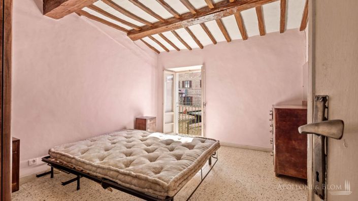 Image No.28-5 Bed Apartment for sale