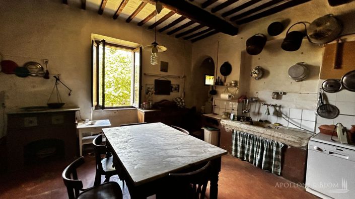 Image No.17-10 Bed Apartment for sale